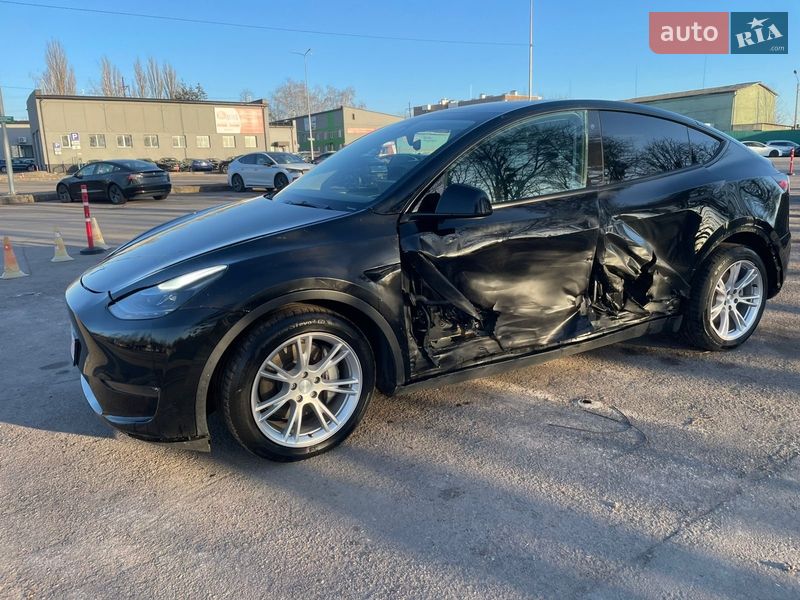 Позашляховик / Кросовер Tesla Model Y 2022 в Рівному