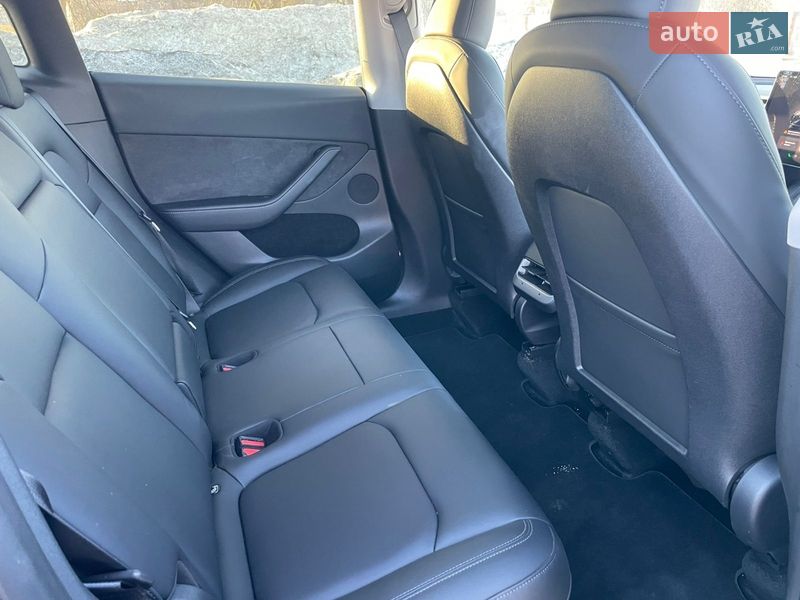 Позашляховик / Кросовер Tesla Model Y 2022 в Рівному