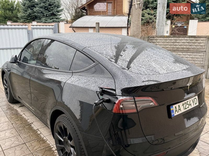 Позашляховик / Кросовер Tesla Model Y 2023 в Києві