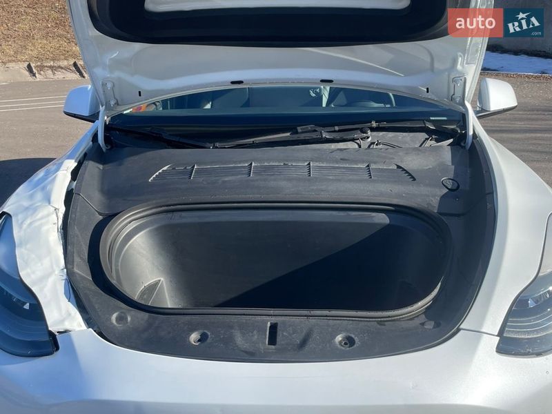 Позашляховик / Кросовер Tesla Model Y 2024 в Рівному