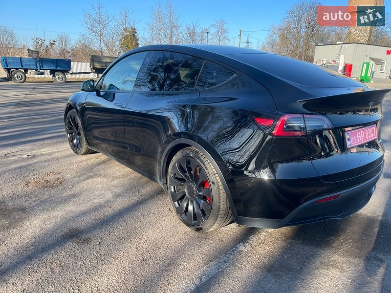 Позашляховик / Кросовер Tesla Model Y 2024 в Рівному фото 5 Позашляховик / Кросовер Tesla Model Y 2024 в Рівному