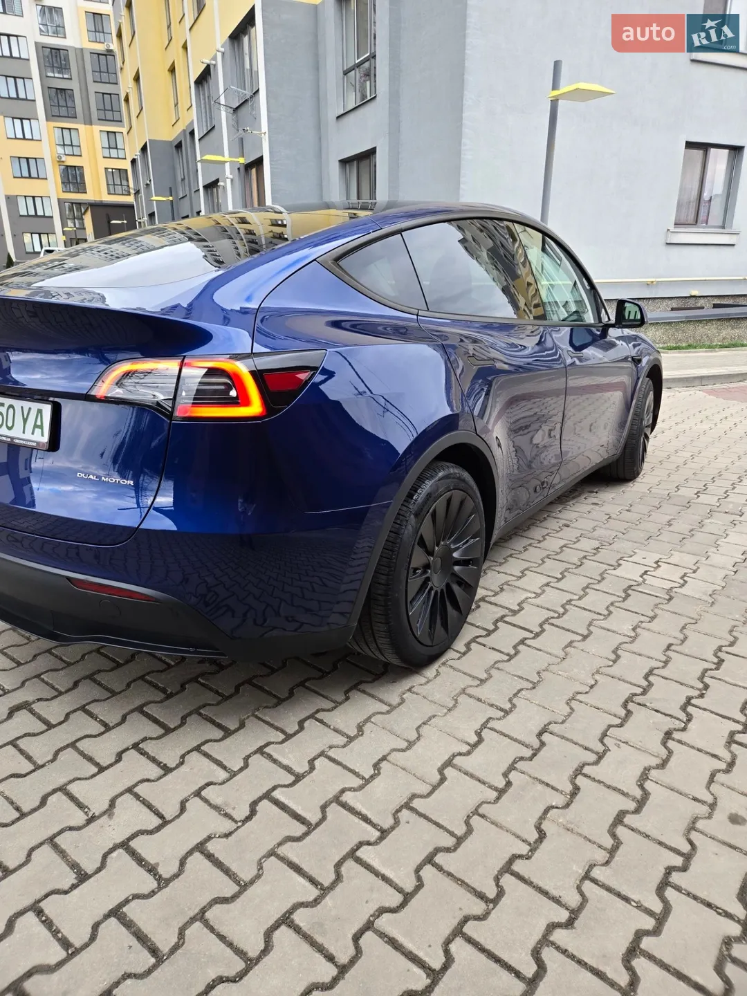2023 Tesla Model Y - мініатюра 3