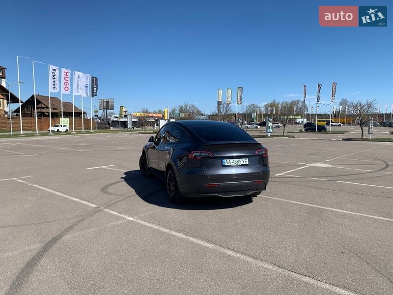 Внедорожник / Кроссовер Tesla Model Y 2024 в Киеве