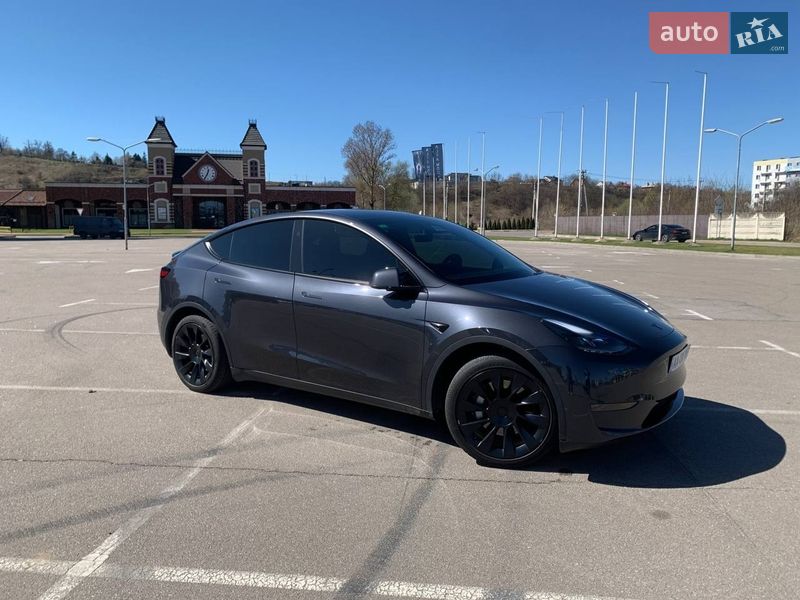 Внедорожник / Кроссовер Tesla Model Y 2024 в Киеве