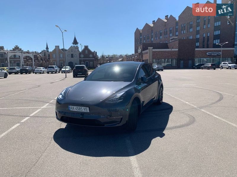 Внедорожник / Кроссовер Tesla Model Y 2024 в Киеве