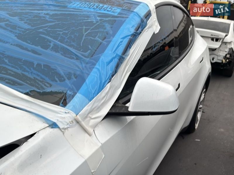 Позашляховик / Кросовер Tesla Model Y 2023 в Харкові фото 2 Позашляховик / Кросовер Tesla Model Y 2023 в Харкові