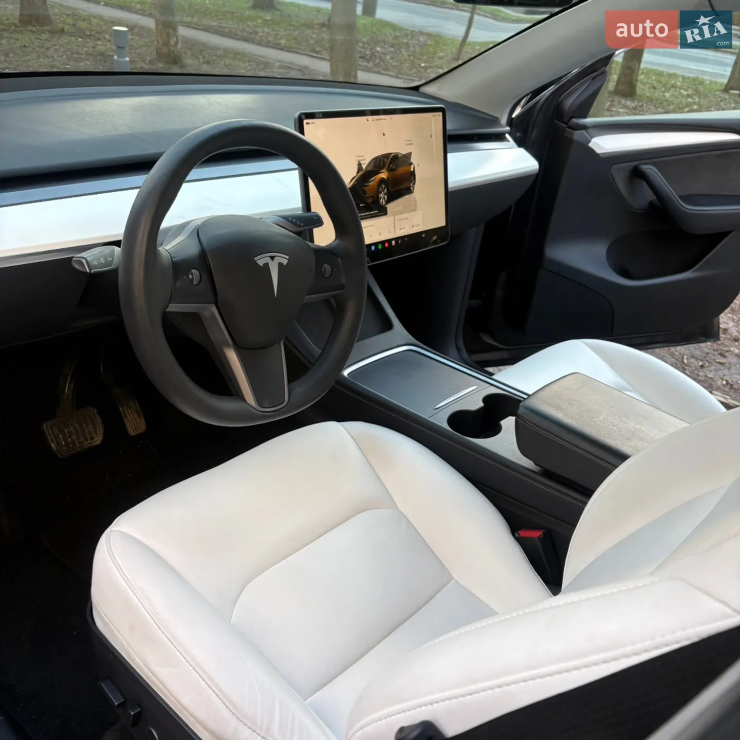 2022 Tesla Model Y - мініатюра 3