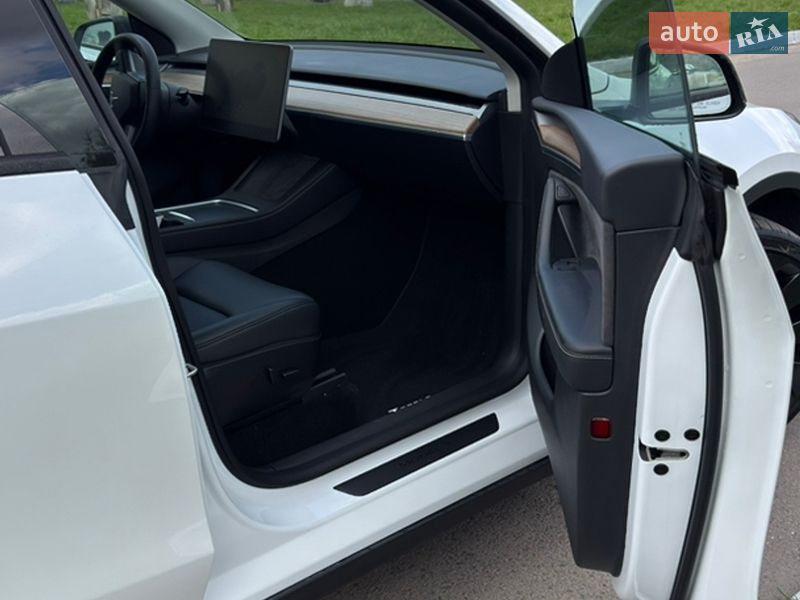 Внедорожник / Кроссовер Tesla Model Y 2022 в Луцке