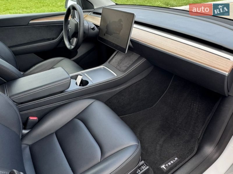 Внедорожник / Кроссовер Tesla Model Y 2022 в Луцке