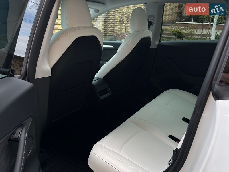 Внедорожник / Кроссовер Tesla Model Y 2024 в Тячеве