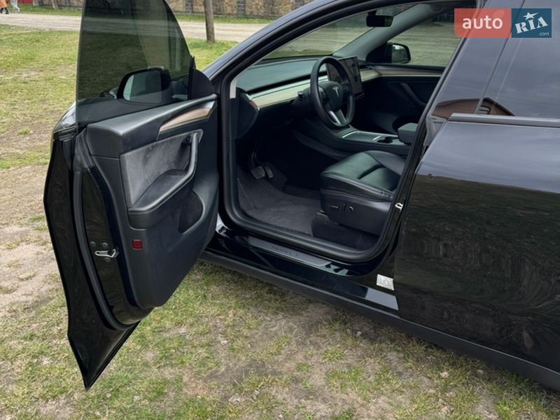 Внедорожник / Кроссовер Tesla Model Y 2023 в Костополе