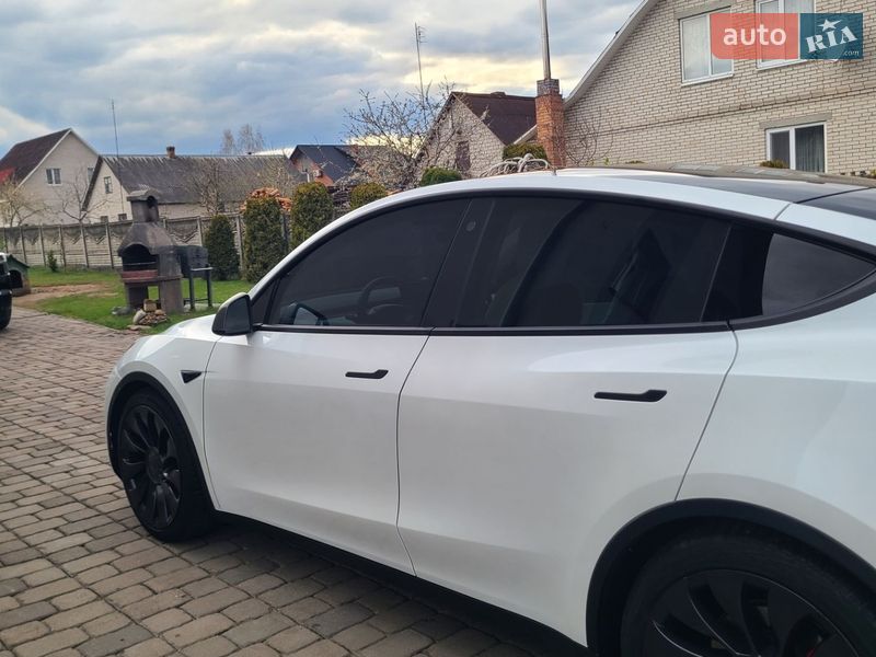Внедорожник / Кроссовер Tesla Model Y 2020 в Львове