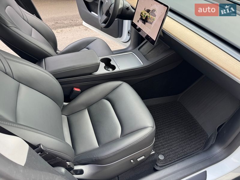 Позашляховик / Кросовер Tesla Model Y 2024 в Запоріжжі