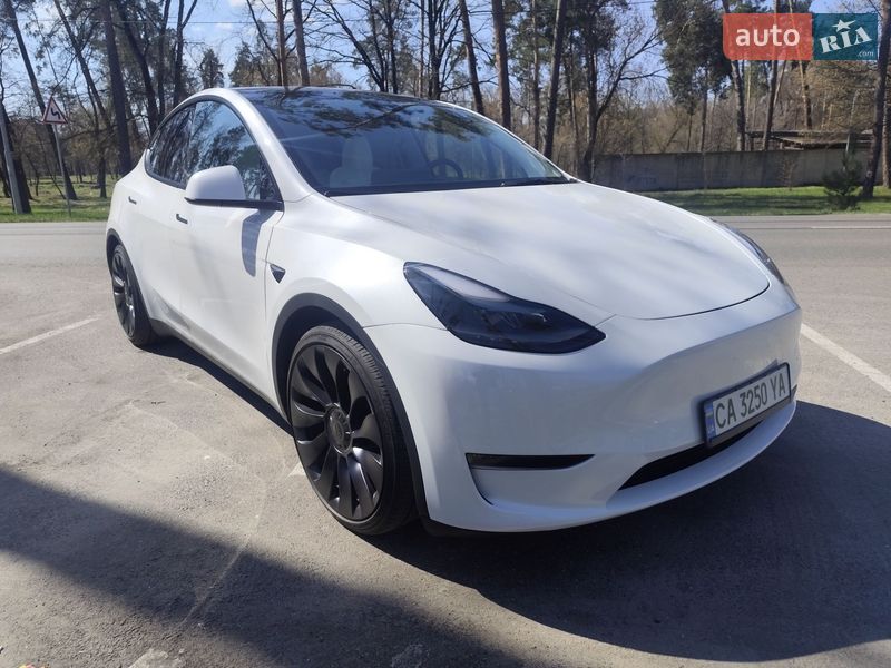 Внедорожник / Кроссовер Tesla Model Y 2024 в Черкассах