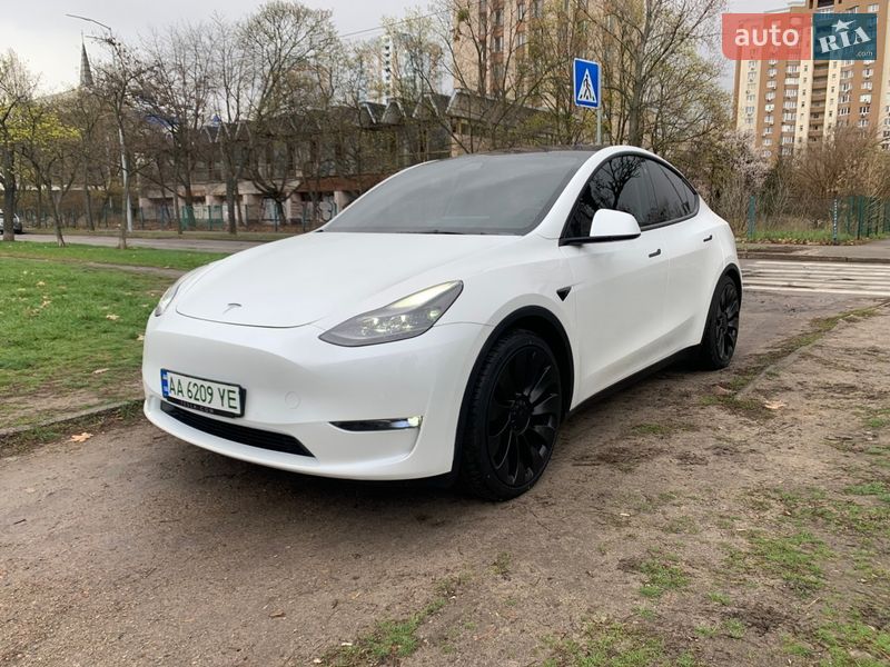 Позашляховик / Кросовер Tesla Model Y 2022 в Києві