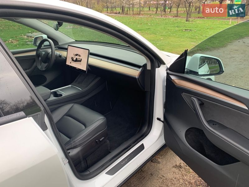 Позашляховик / Кросовер Tesla Model Y 2022 в Києві