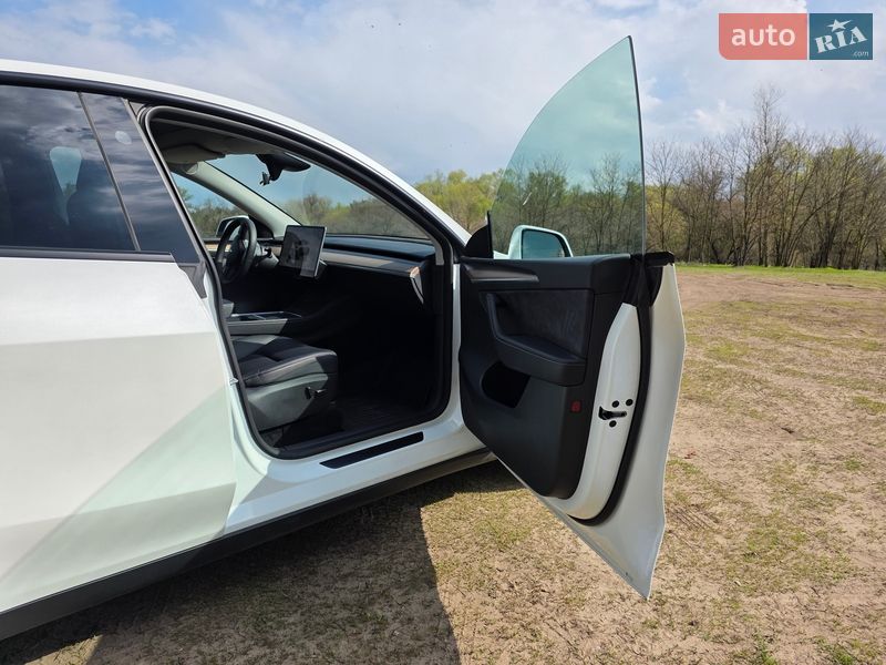 Позашляховик / Кросовер Tesla Model Y 2024 в Дніпрі фото 10 Позашляховик / Кросовер Tesla Model Y 2024 в Дніпрі