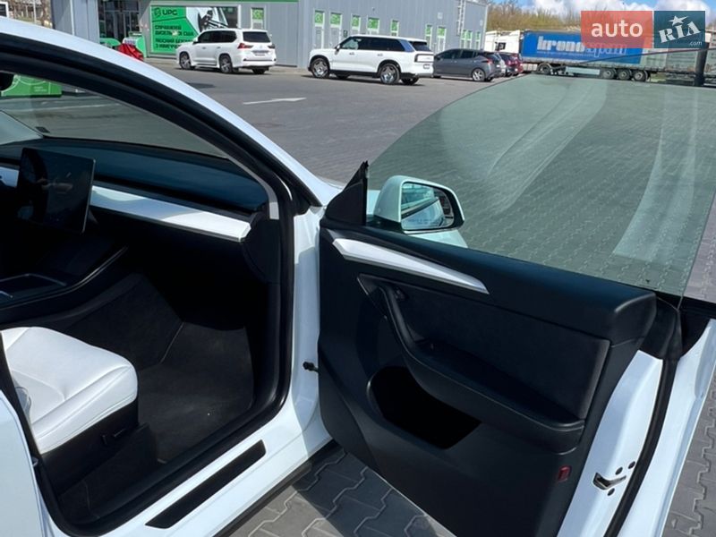 Внедорожник / Кроссовер Tesla Model Y 2022 в Луцке