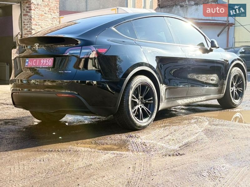 Внедорожник / Кроссовер Tesla Model Y 2024 в Львове