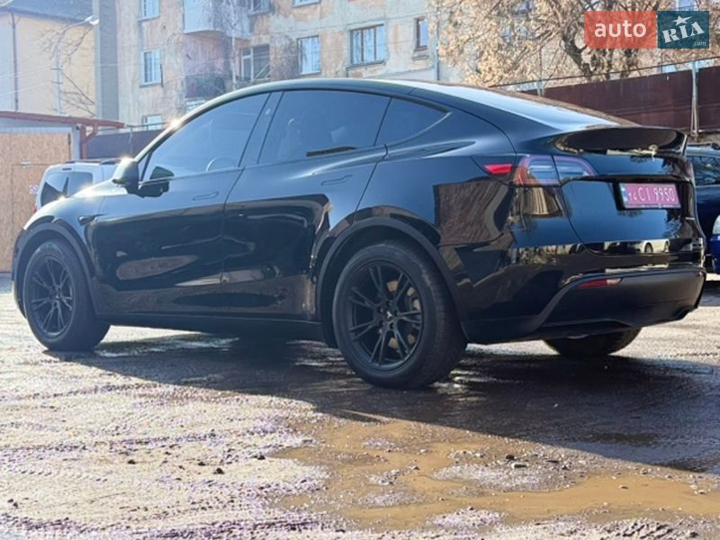 Внедорожник / Кроссовер Tesla Model Y 2024 в Львове