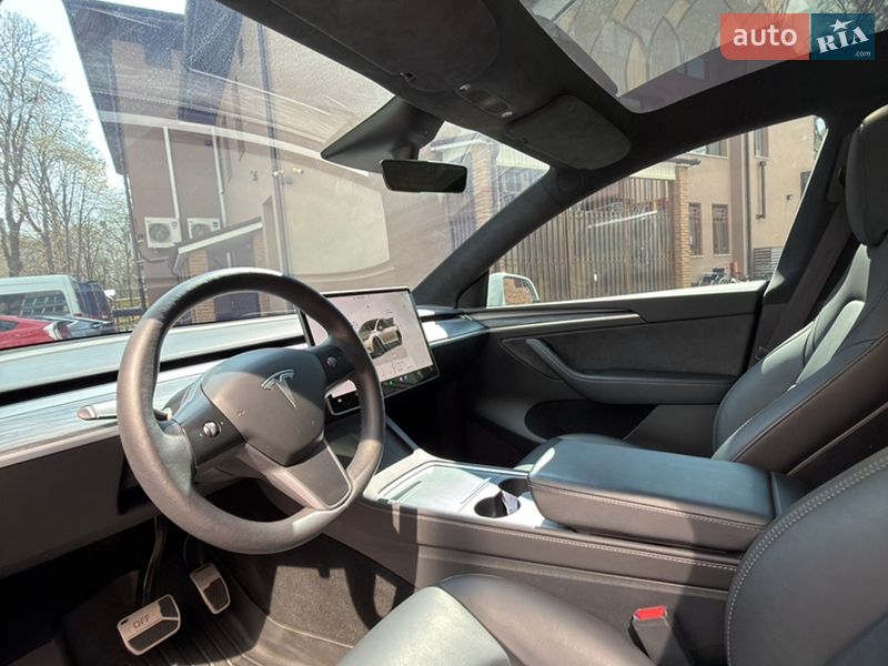 Внедорожник / Кроссовер Tesla Model Y 2023 в Киеве