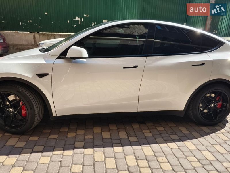 Внедорожник / Кроссовер Tesla Model Y 2023 в Виннице