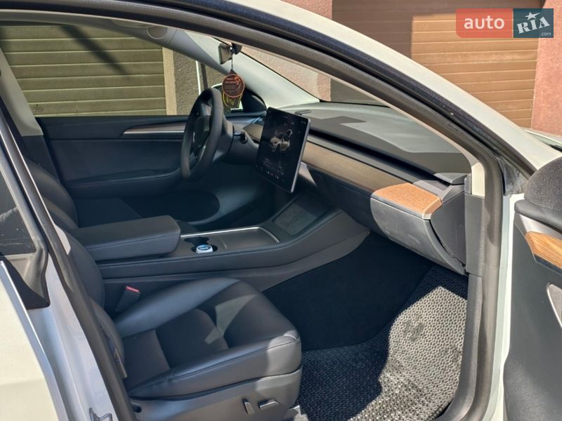 Внедорожник / Кроссовер Tesla Model Y 2023 в Виннице