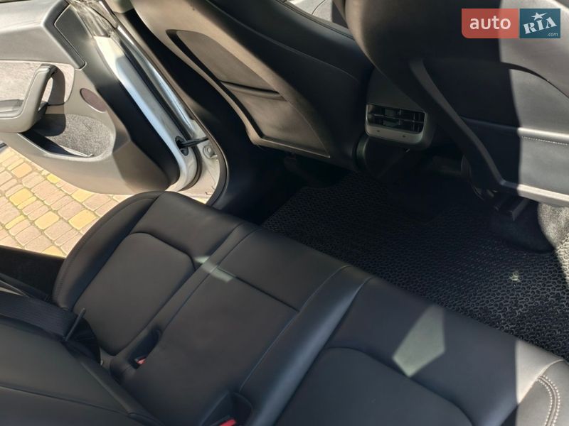 Внедорожник / Кроссовер Tesla Model Y 2023 в Виннице