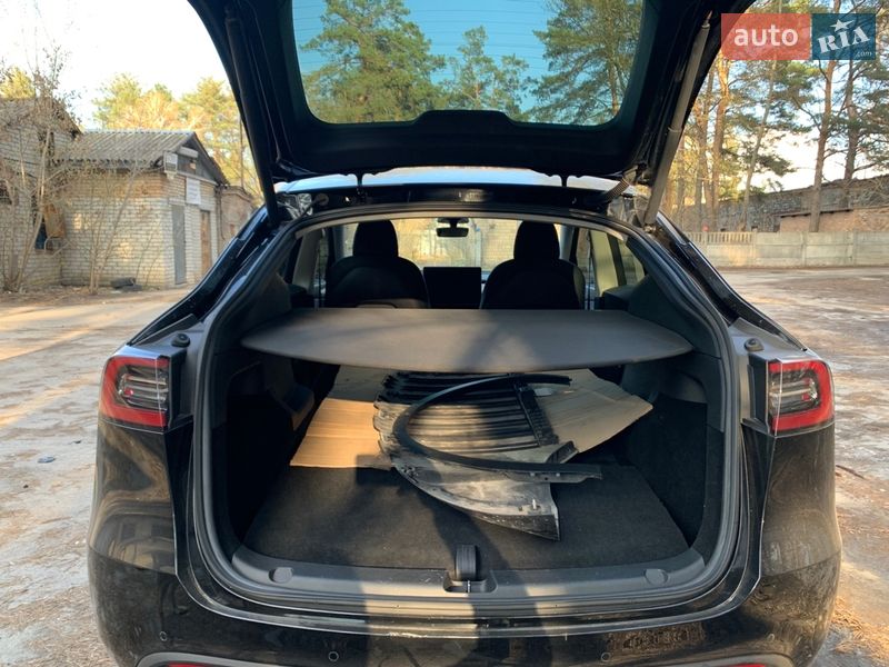 Внедорожник / Кроссовер Tesla Model Y 2022 в Киеве