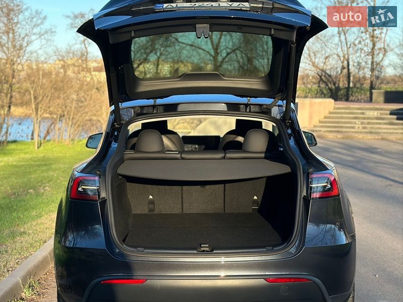 Внедорожник / Кроссовер Tesla Model Y 2024 в Кривом Роге
