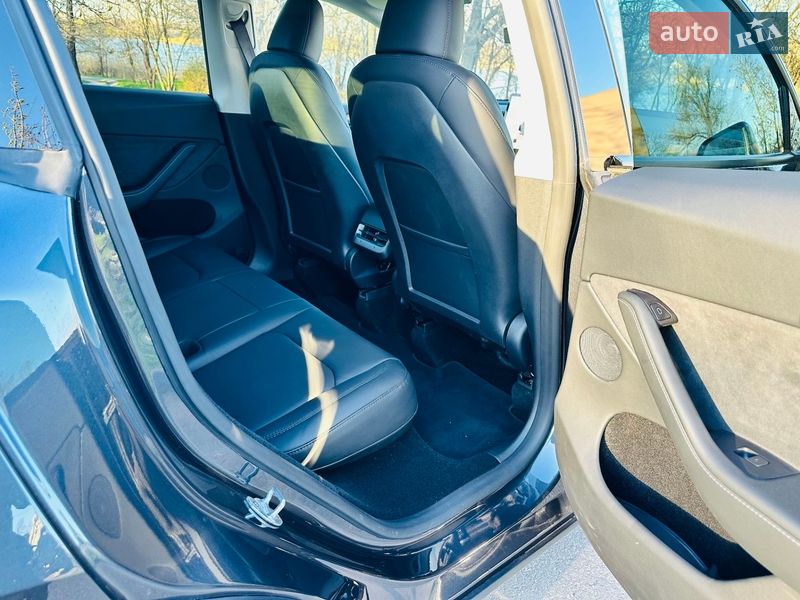 Внедорожник / Кроссовер Tesla Model Y 2024 в Кривом Роге