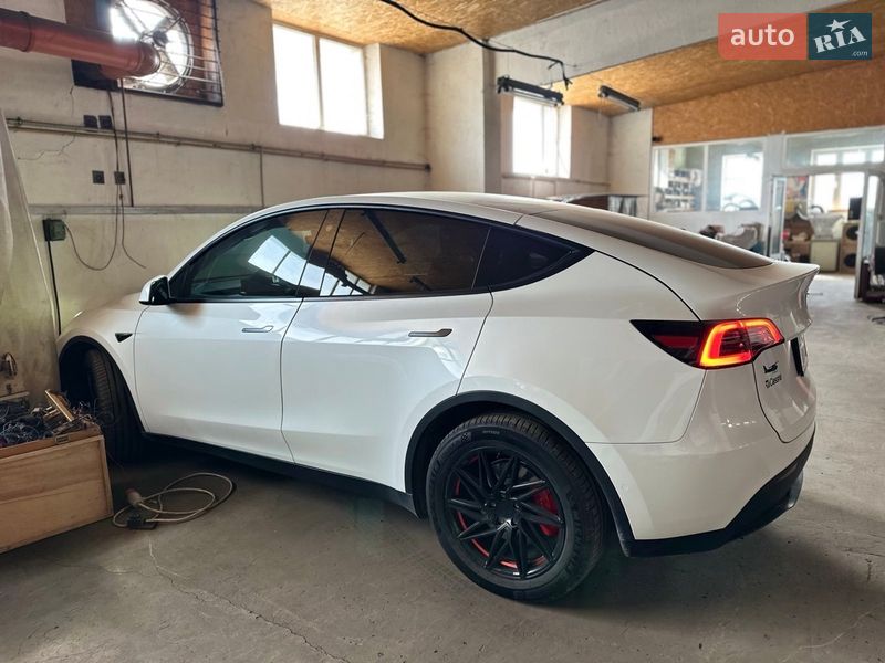 Внедорожник / Кроссовер Tesla Model Y 2021 в Каменец-Подольском