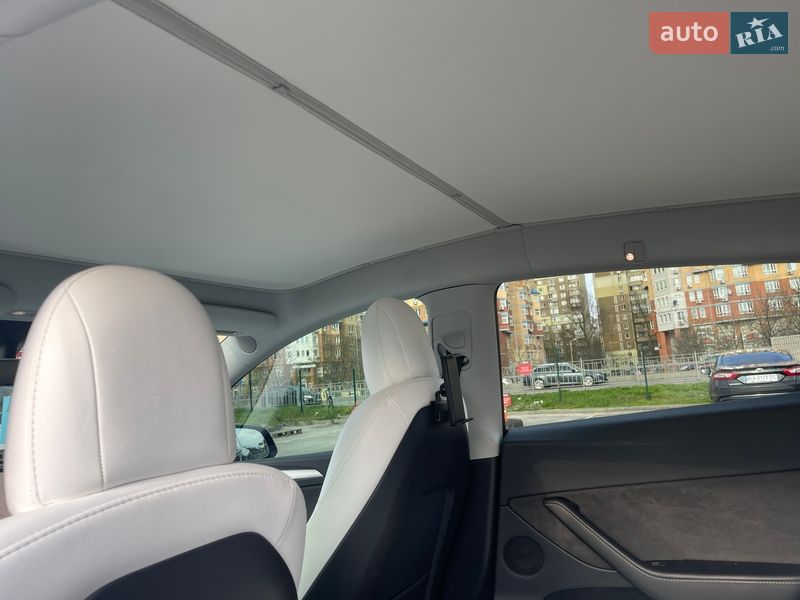 Внедорожник / Кроссовер Tesla Model Y 2022 в Киеве