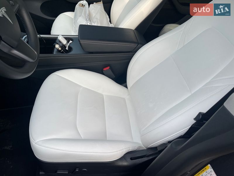 Внедорожник / Кроссовер Tesla Model Y 2022 в Киеве