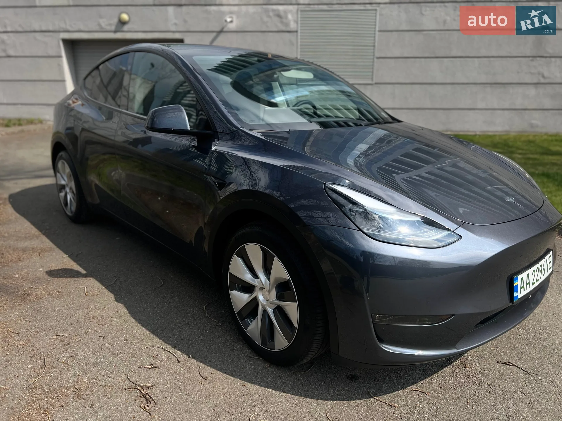 2024 Tesla Model Y - мініатюра 3