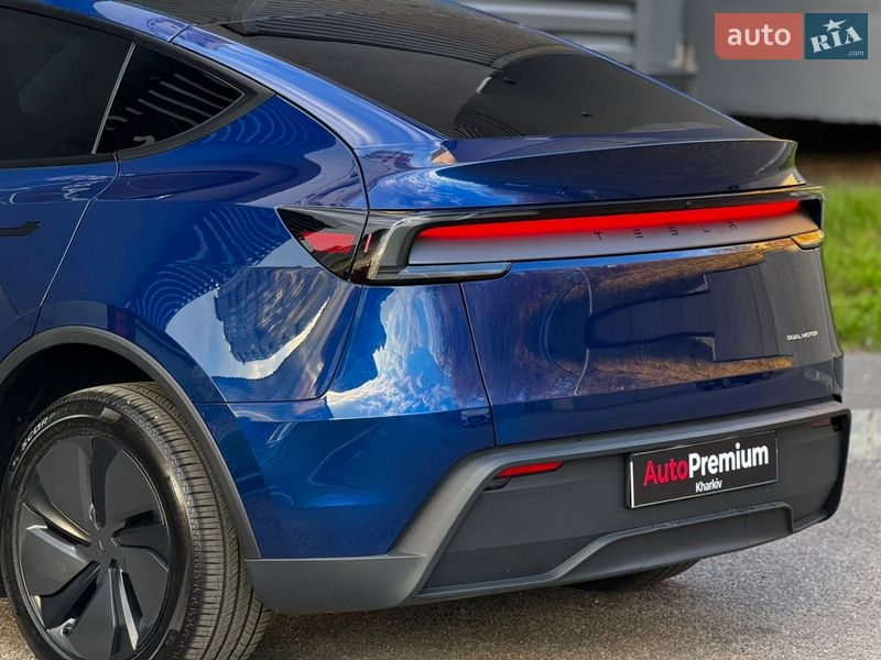 Позашляховик / Кросовер Tesla Model Y 2025 в Харкові