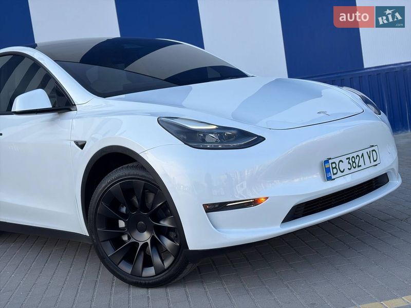 Внедорожник / Кроссовер Tesla Model Y 2024 в Дрогобыче