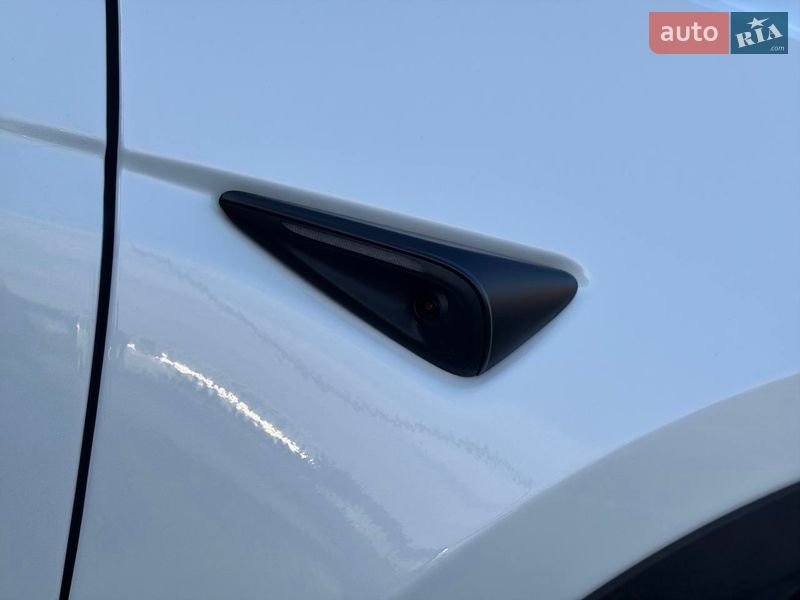 Внедорожник / Кроссовер Tesla Model Y 2024 в Дрогобыче