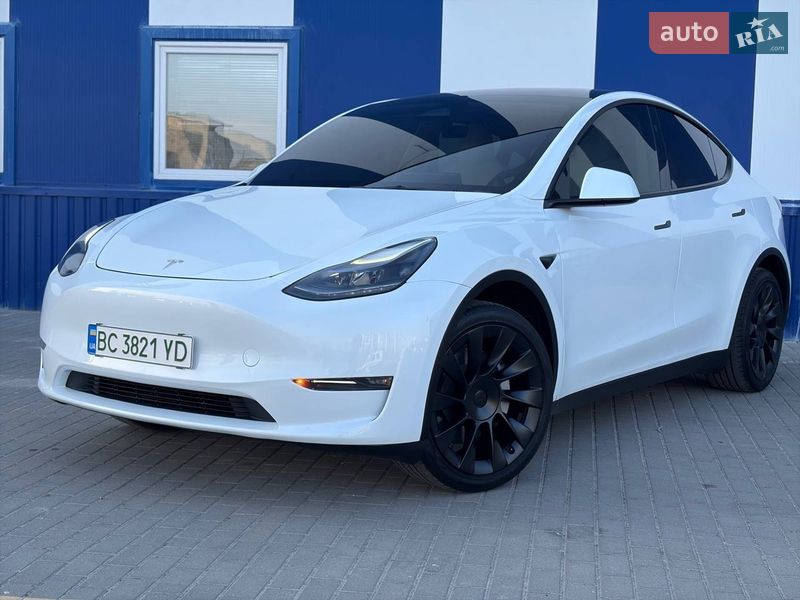 Внедорожник / Кроссовер Tesla Model Y 2024 в Дрогобыче
