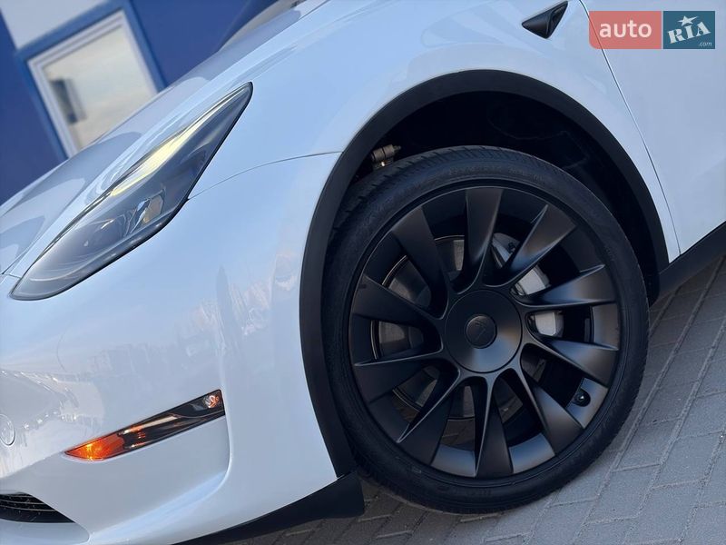 Внедорожник / Кроссовер Tesla Model Y 2024 в Дрогобыче