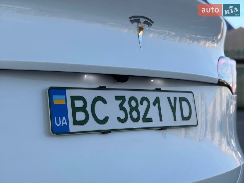 Внедорожник / Кроссовер Tesla Model Y 2024 в Дрогобыче