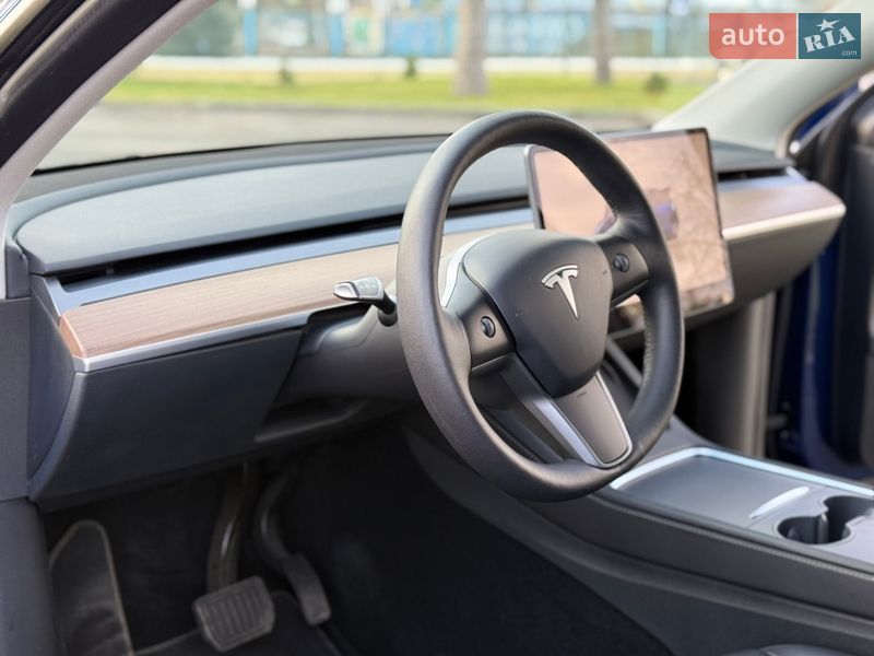 Внедорожник / Кроссовер Tesla Model Y 2023 в Харькове