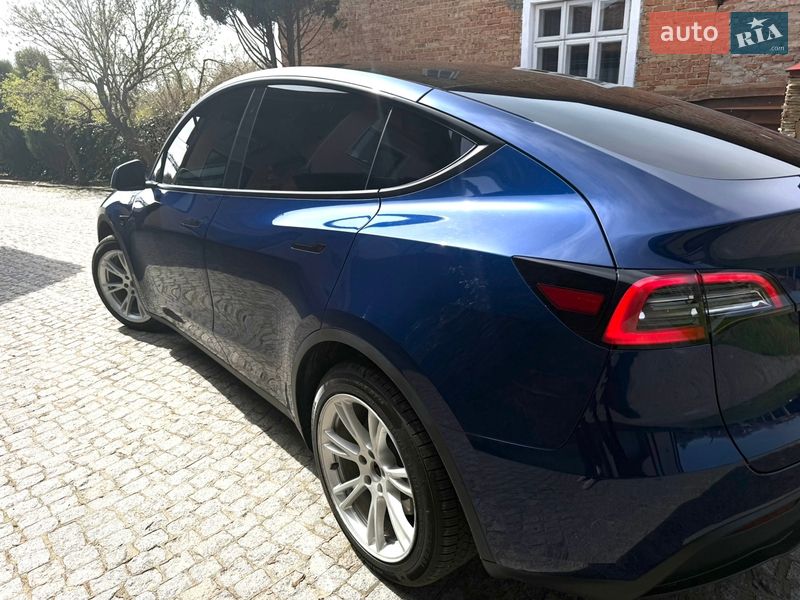 Позашляховик / Кросовер Tesla Model Y 2021 в Львові