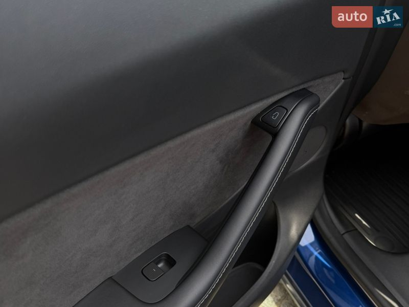 Позашляховик / Кросовер Tesla Model Y 2021 в Львові