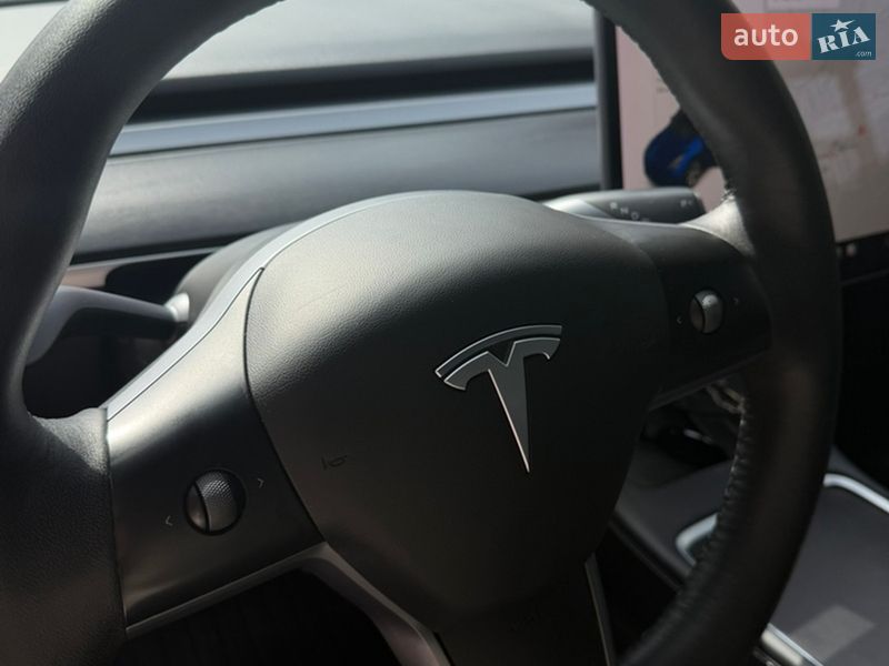 Позашляховик / Кросовер Tesla Model Y 2021 в Львові