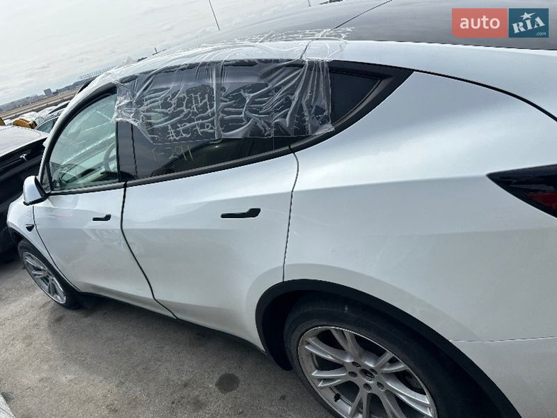 Позашляховик / Кросовер Tesla Model Y 2023 в Києві