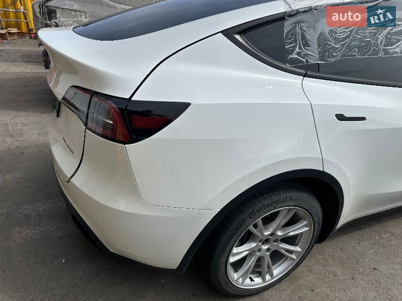 Позашляховик / Кросовер Tesla Model Y 2023 в Києві