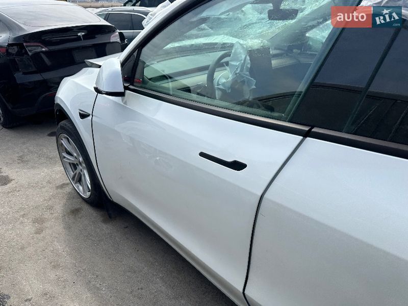 Позашляховик / Кросовер Tesla Model Y 2023 в Києві