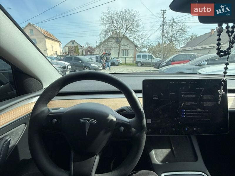 Внедорожник / Кроссовер Tesla Model Y 2023 в Стрые