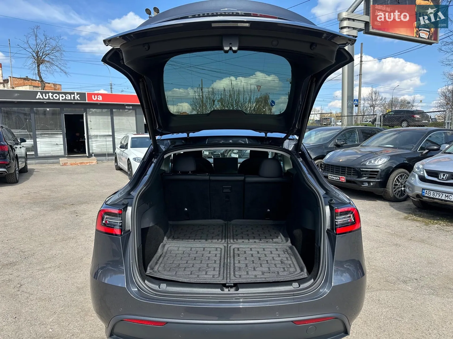2020 Tesla Model Y - мініатюра 15
